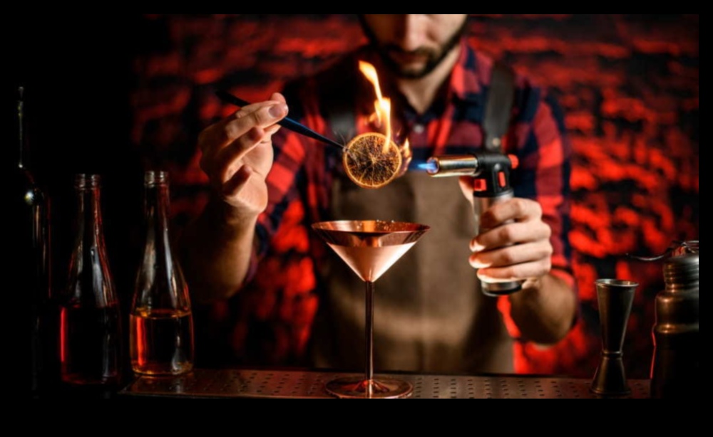 Kulinārijas radošums ar molekulāro miksoloģiju: unikālu kokteiļu izgatavošana