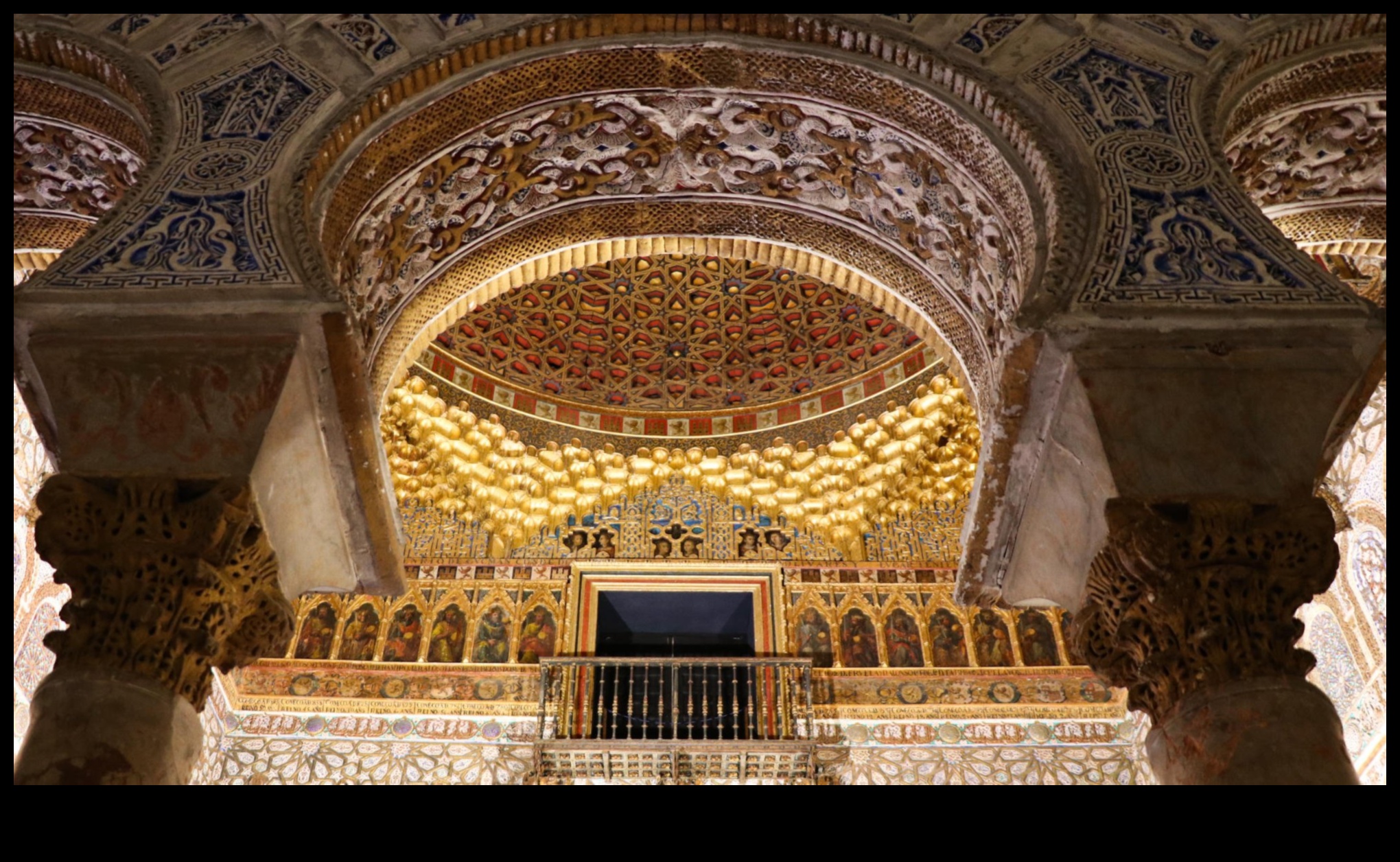 Golden Alcazar: Spānijas piļu mākslinieciskās reprezentācijas