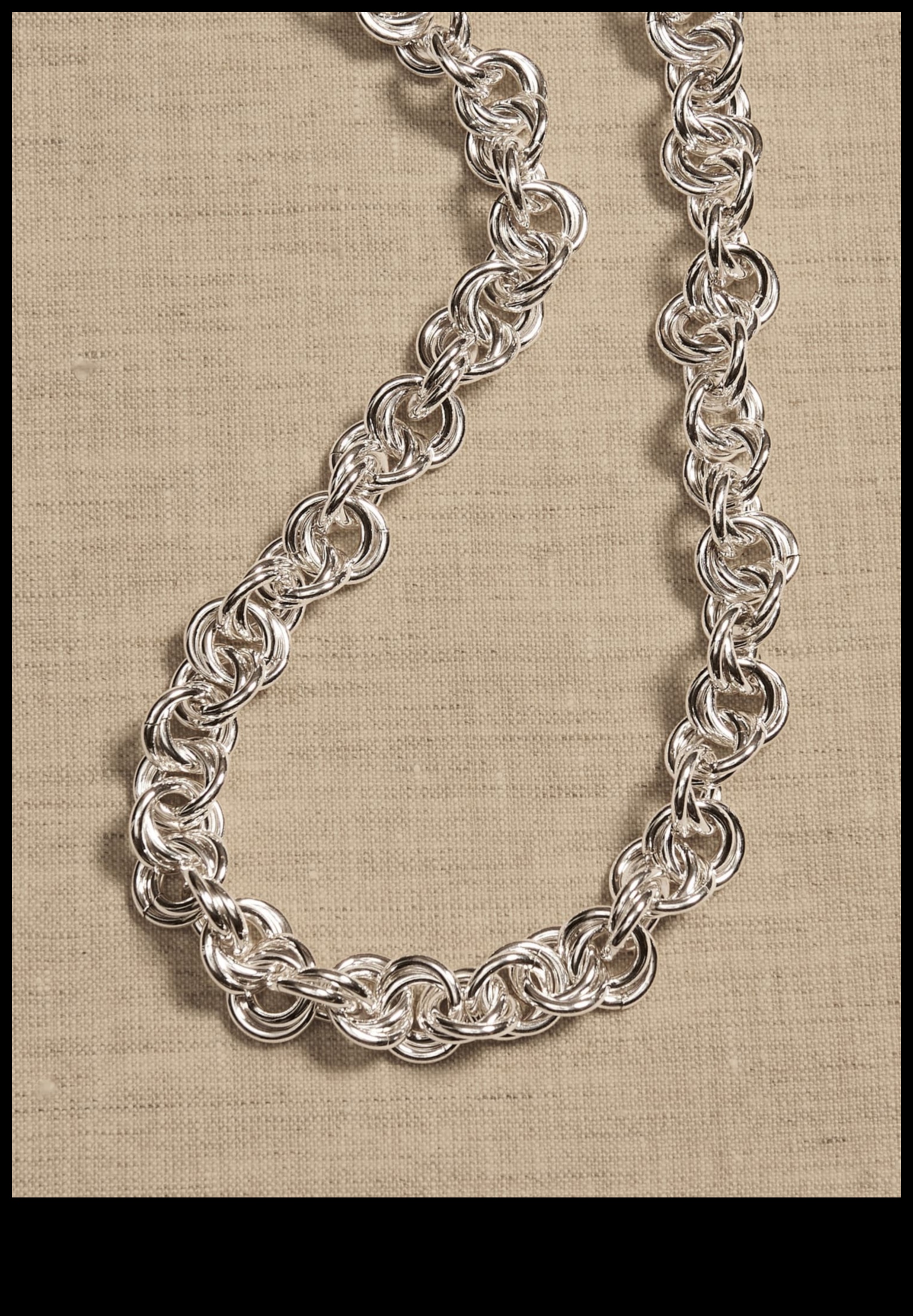 Mirdzošas saites: savienojiet savu stilu ar mūsu kaklarotas spožumu