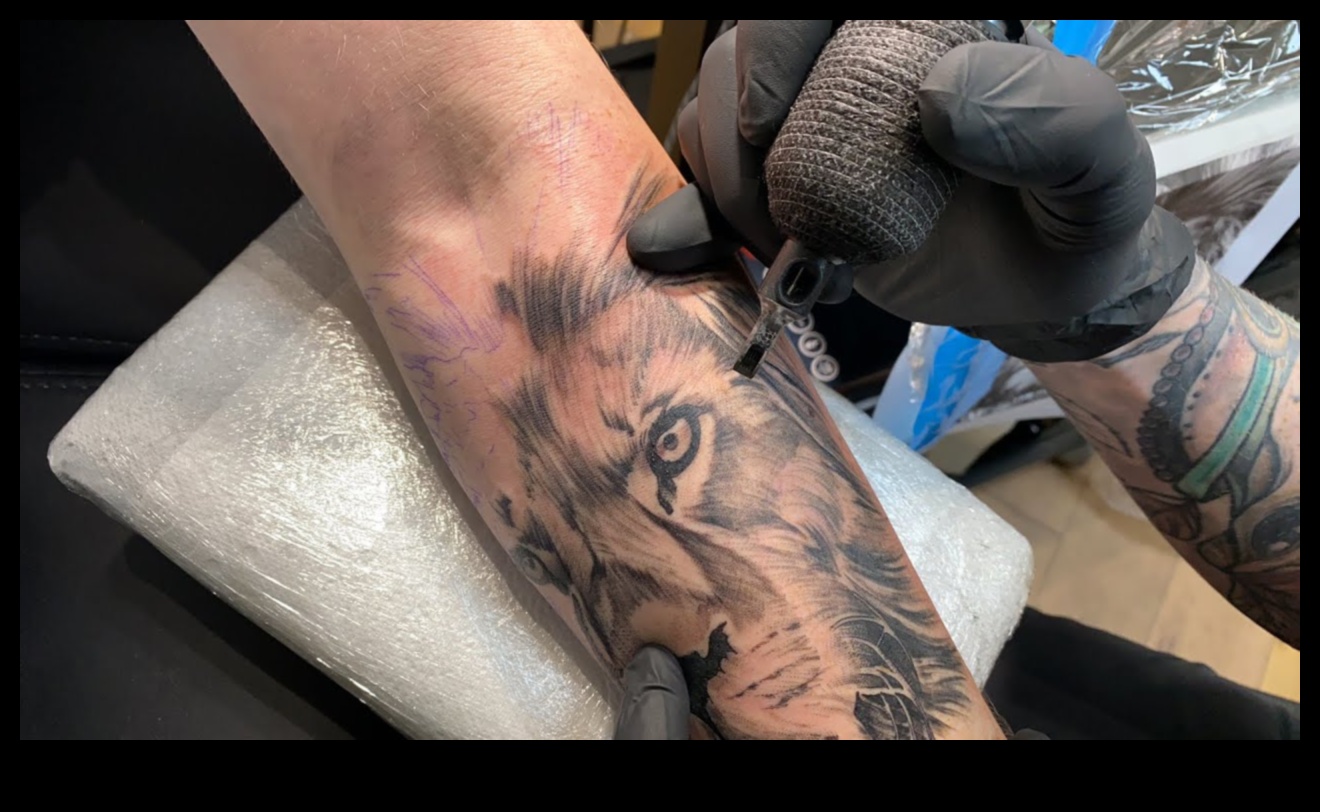 Svari un kažokādas: dzīvnieku tetovējumu mākslas atklāšana