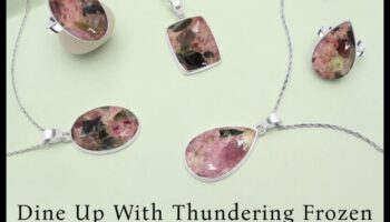 Mūžīgā elegance: mūžīgs skaistums katrā mūsu auskaru pārī