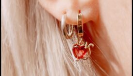 Whispers of whimsy: aptveriet rotaļīgumu ar mūsu dīvainības iedvesmotajiem auskariem